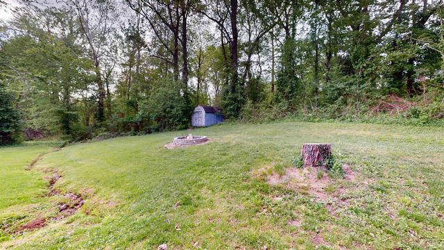 7816 Greenbriar Drive, Evansville, IN 47710