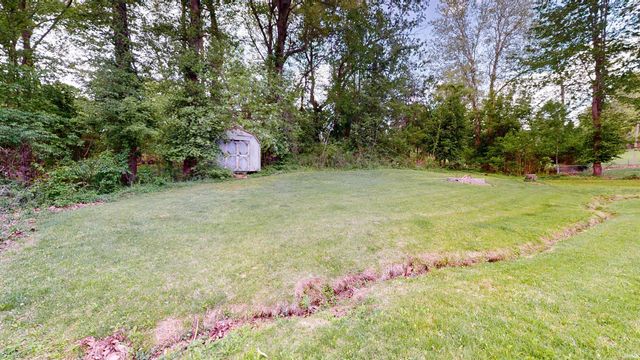 7816 Greenbriar Drive, Evansville, IN 47710