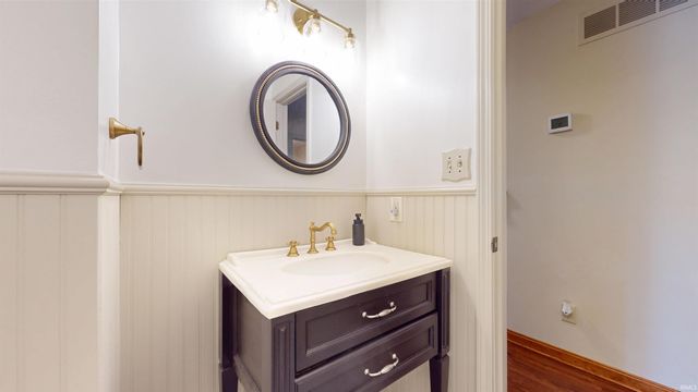 7816 Greenbriar Drive, Evansville, IN 47710