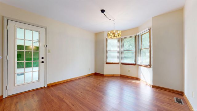 7816 Greenbriar Drive, Evansville, IN 47710