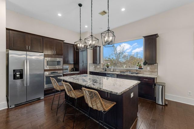 209 Burr Street D, Houston, TX 77011