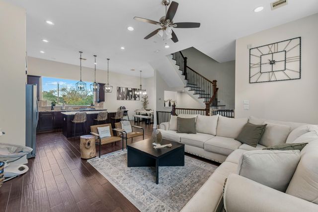 209 Burr Street D, Houston, TX 77011