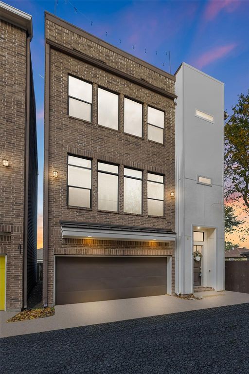 209 Burr Street D, Houston, TX 77011