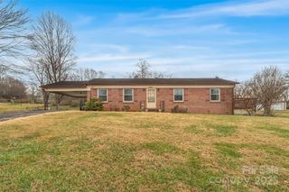 2580 Sweetbriar Circle, Lenoir, NC 28645