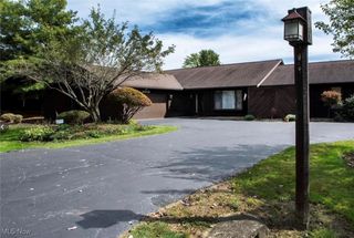 3502 Somerset Drive B, Youngstown, OH 44505