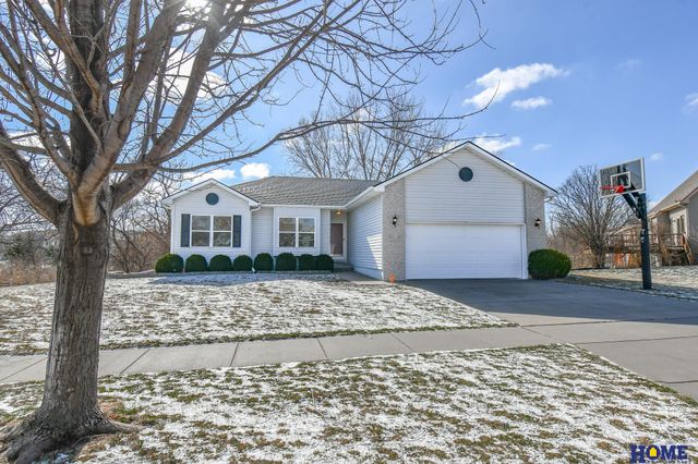 2218 N 82nd Street, Lincoln, NE 68505