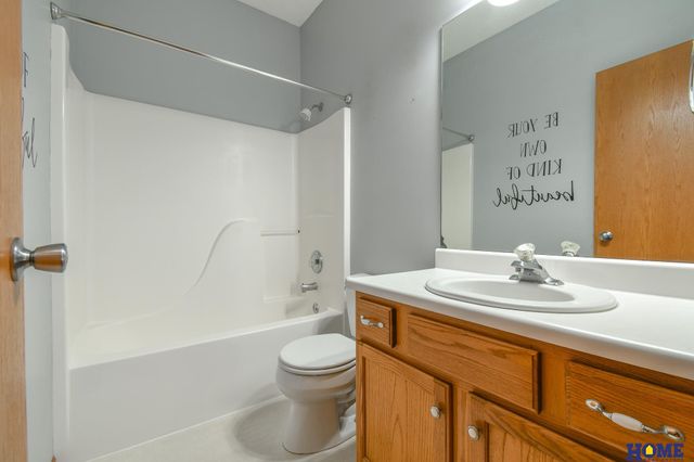 2218 N 82nd Street, Lincoln, NE 68505