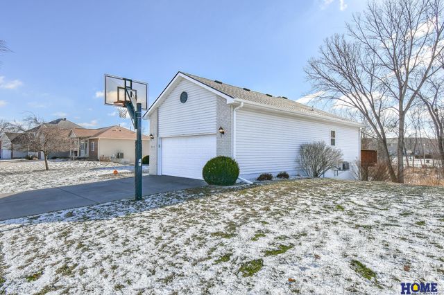 2218 N 82nd Street, Lincoln, NE 68505
