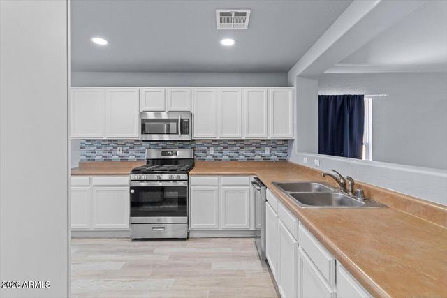 6242 W WOOD Street, Phoenix, AZ 85043