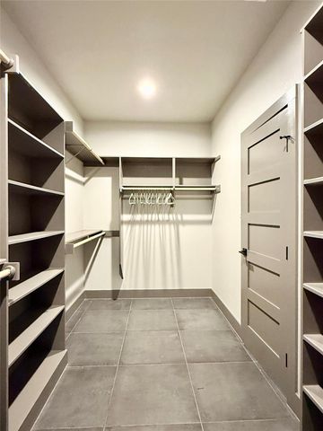 900 Daviot DR, Briarcliff, TX 78669