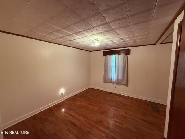 501 Hill Rd, Jamestown, TN 38556