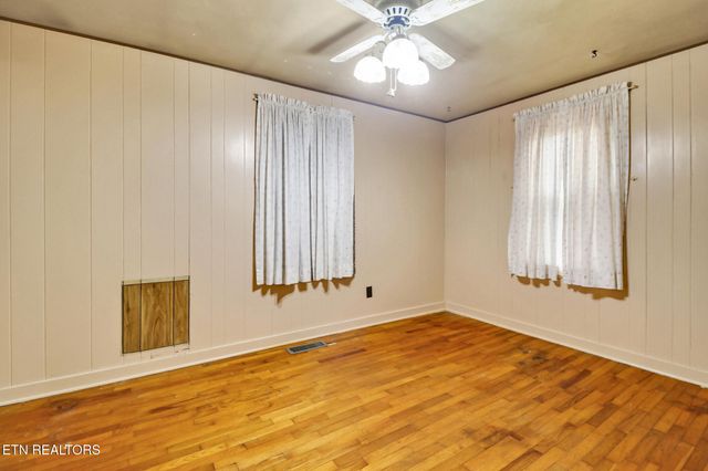 501 Hill Rd, Jamestown, TN 38556