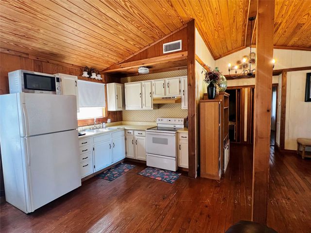 523 Beechridge Loop, Hemphill, TX 75948