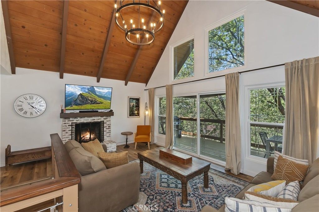 Image 6 of property listing at 1308 Sequoia, Lake Arrowhead, CA 92352