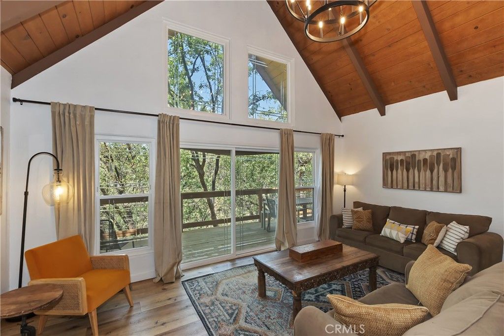 Image 9 of property listing at 1308 Sequoia, Lake Arrowhead, CA 92352