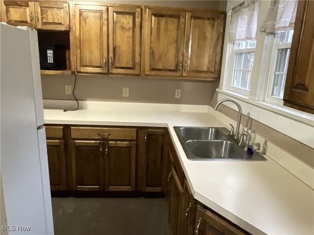 5854 State Route 162, New London, OH 44851