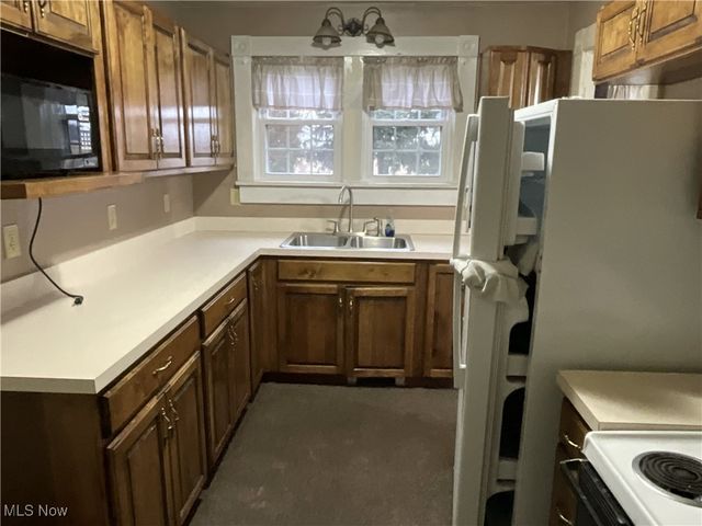 5854 State Route 162, New London, OH 44851