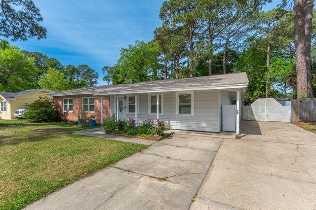 16 SW Temple Avenue, Fort Walton Beach, FL 32548