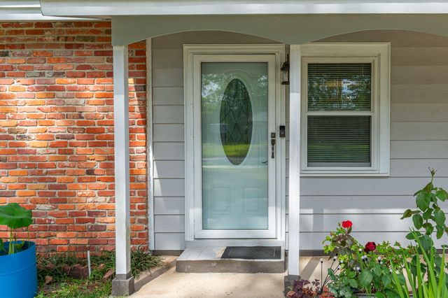 16 SW Temple Avenue, Fort Walton Beach, FL 32548