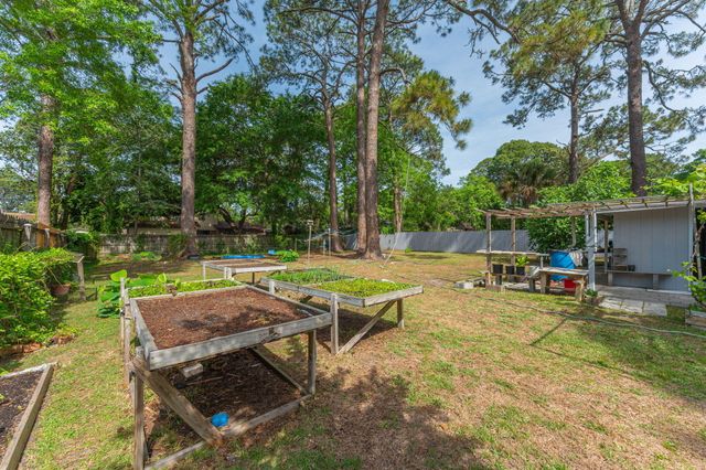 16 SW Temple Avenue, Fort Walton Beach, FL 32548