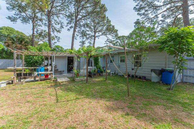 16 SW Temple Avenue, Fort Walton Beach, FL 32548