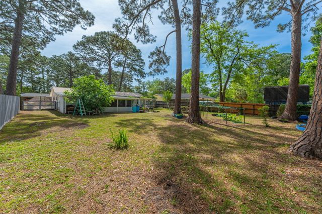 16 SW Temple Avenue, Fort Walton Beach, FL 32548