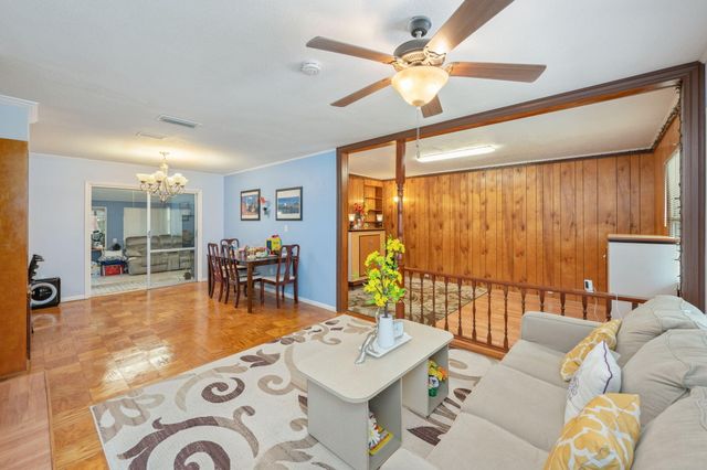 16 SW Temple Avenue, Fort Walton Beach, FL 32548