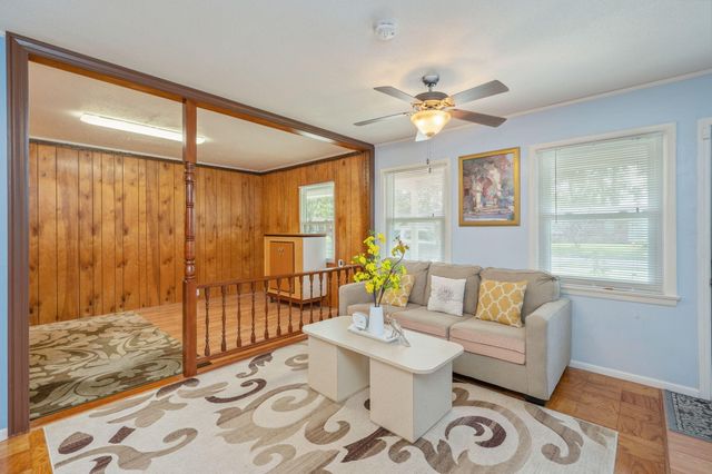 16 SW Temple Avenue, Fort Walton Beach, FL 32548