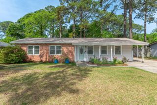16 SW Temple Avenue, Fort Walton Beach, FL 32548