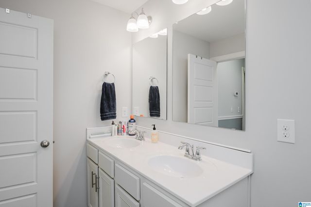 4072 PARK CROSSINGS DRIVE, Chelsea, AL 35043