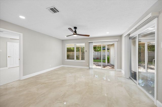 1802 San Sebastian Lane, Houston, TX 77058