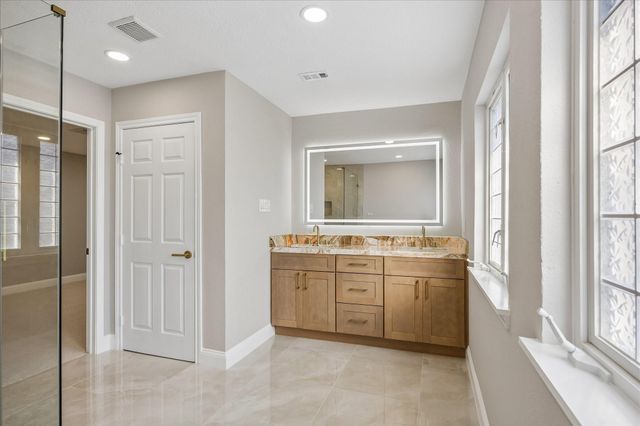 1802 San Sebastian Lane, Houston, TX 77058
