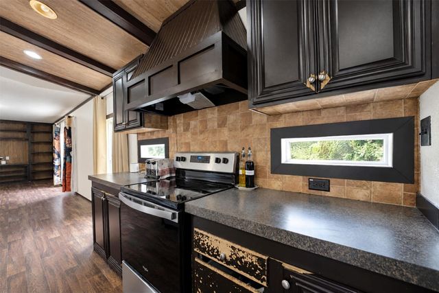 11350 Hillcrest Drive, Conroe, TX 77303