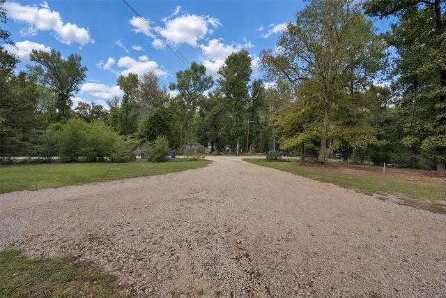 11350 Hillcrest Drive, Conroe, TX 77303