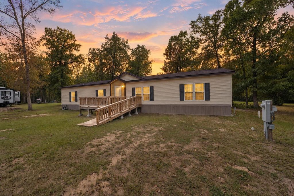 11350 Hillcrest Drive, Conroe, TX 77303
