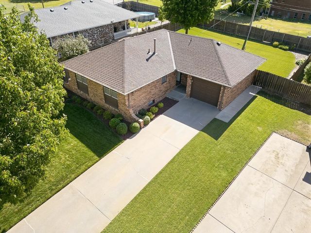 1720 N State St, Augusta, KS 67010