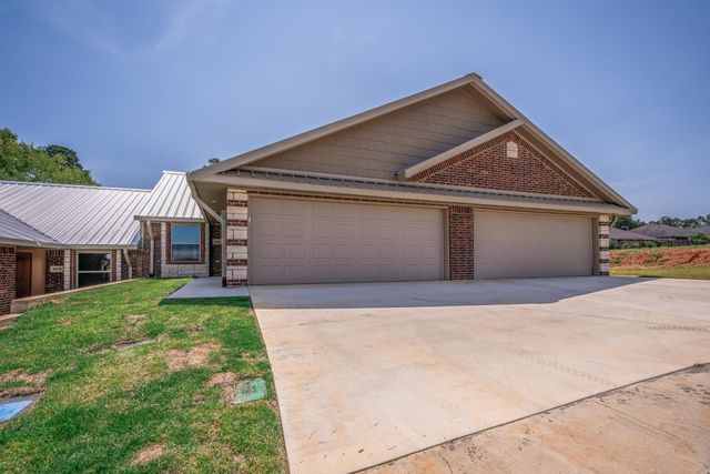 1621 Big Bend, Longview, TX 75605
