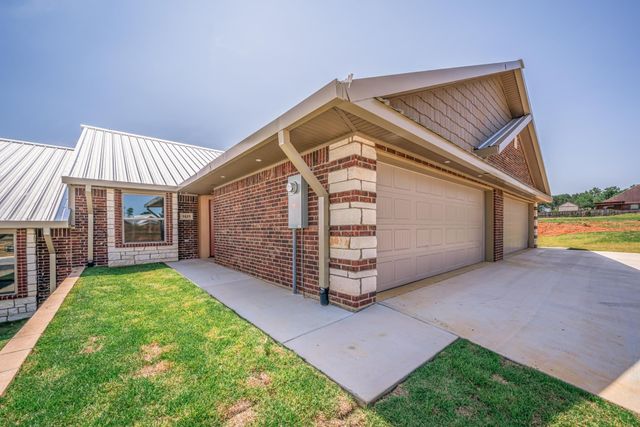 1621 Big Bend, Longview, TX 75605