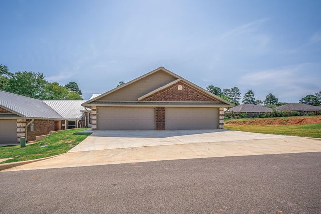 1621 Big Bend, Longview, TX 75605
