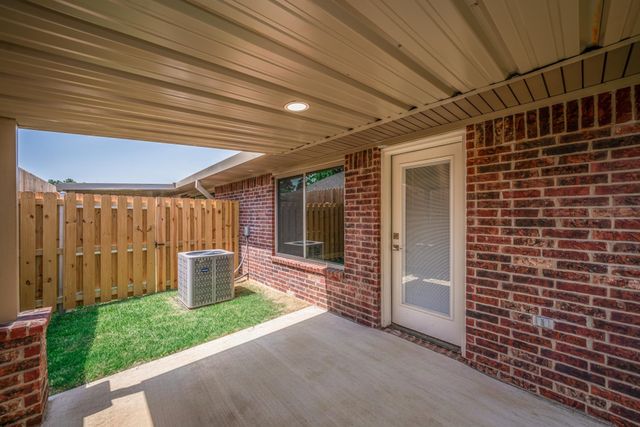 1621 Big Bend, Longview, TX 75605
