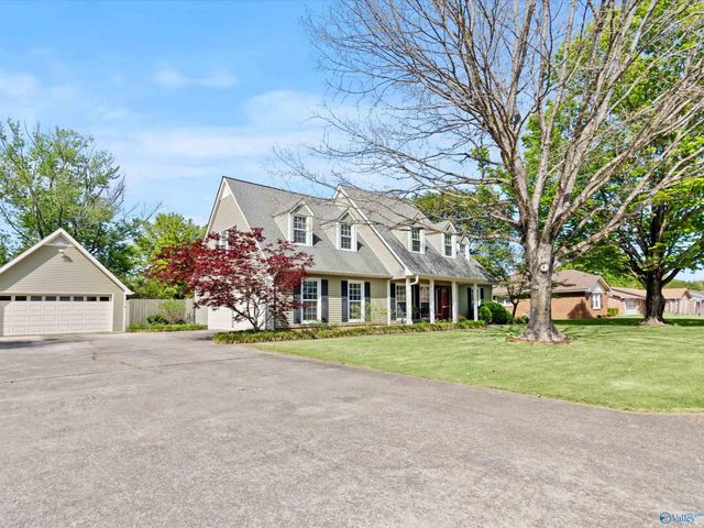 2312 Auburn Drive SW, Decatur, AL 35603
