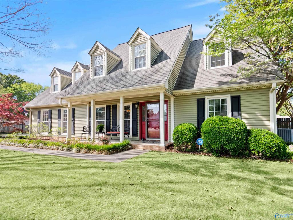 2312 Auburn Drive SW, Decatur, AL 35603