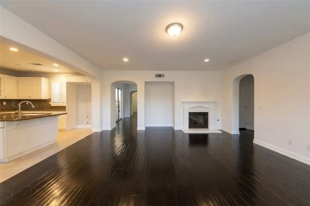 1318 S Swan Loop, Upland, CA 91784