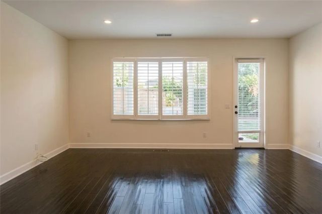 1318 S Swan Loop, Upland, CA 91784