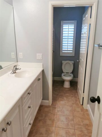 1318 S Swan Loop, Upland, CA 91784