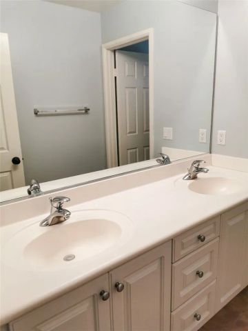1318 S Swan Loop, Upland, CA 91784