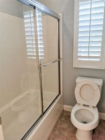 1318 S Swan Loop, Upland, CA 91784