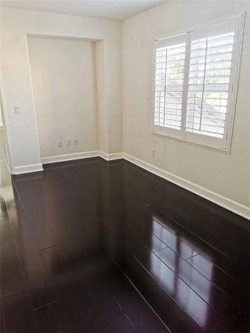 1318 S Swan Loop, Upland, CA 91784