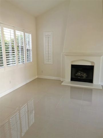 1318 S Swan Loop, Upland, CA 91784