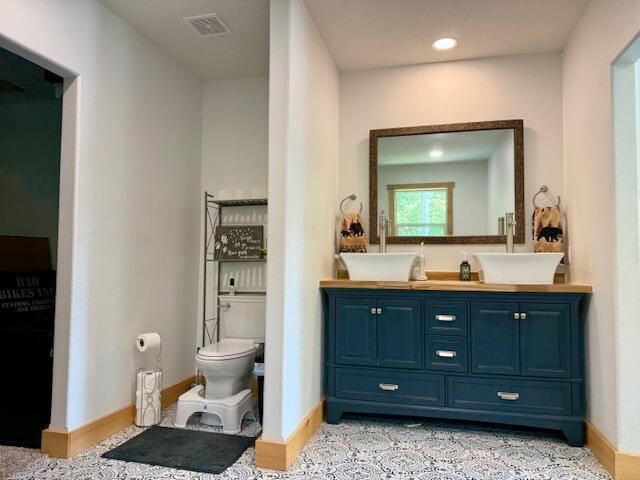 16444 Freedom Road, Willow Springs, MO 65793